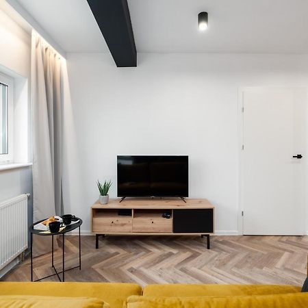 Loft Style Apartment Opienskiego Close To The Zurawiniec Nature Reserve By Noclegi Renters Poznan Bagian luar foto